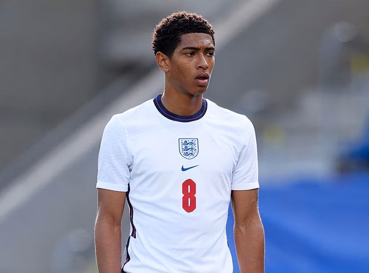 路易斯-迪亚斯导致阿什拉夫受伤，摩洛哥记者：你是个罪犯