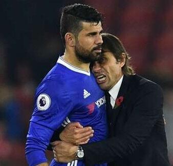 西媒：因欠薪等问题，近50名建筑工人在诺坎普球场外抗议（西媒称：约50名建筑工人因拖欠工资等问题在诺坎普外示威）