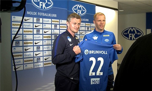 米体：尤文要求弗拉霍维奇大幅降薪留队，幅度可能接近一半（米体：尤文盼弗拉霍维奇留队，薪水或被腰斩）