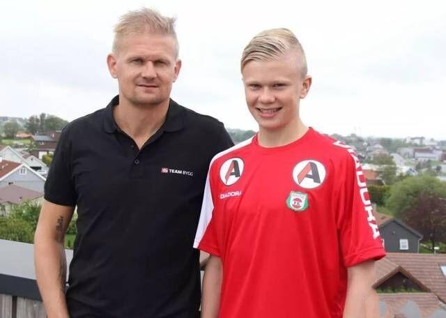 利物浦欧冠客战国米19人名单：萨拉赫无缘 基耶萨因病缺席（欧冠利物浦客场挑战国米19人名单出炉：萨拉赫落选，基耶萨因病缺阵）