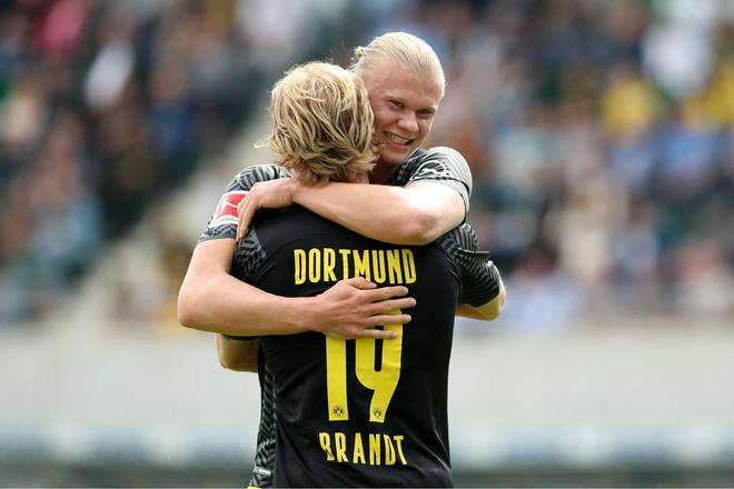 足球中超球队进入封闭训练，外界高度关注