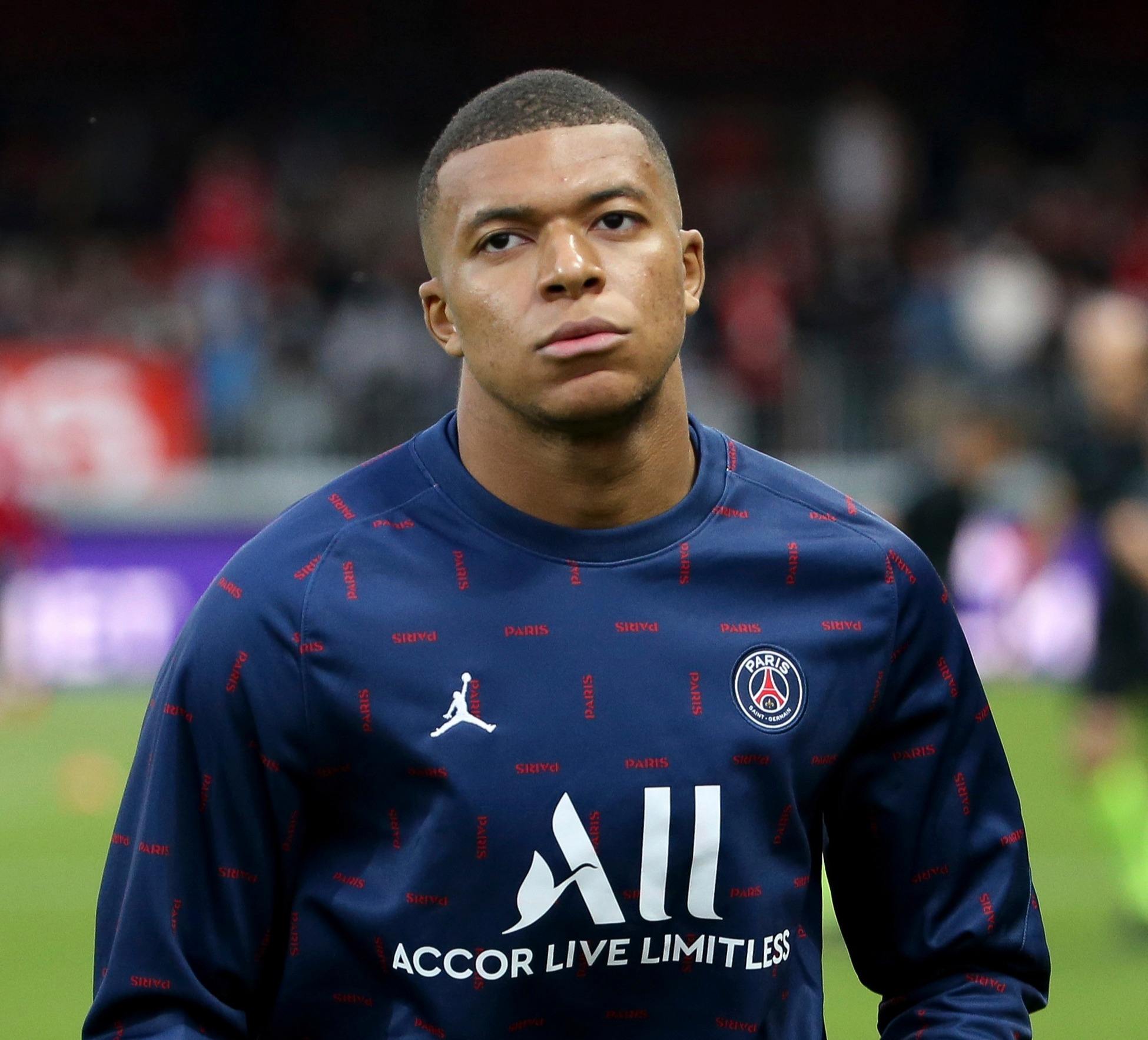 跟队记者：切尔西目前没打算外租门将约恩森