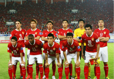 名宿：在我看来莱奥是边锋不是前锋；他配得上米兰10号球衣（名宿：莱奥更像边锋而非前锋，配得上米兰10号战袍）