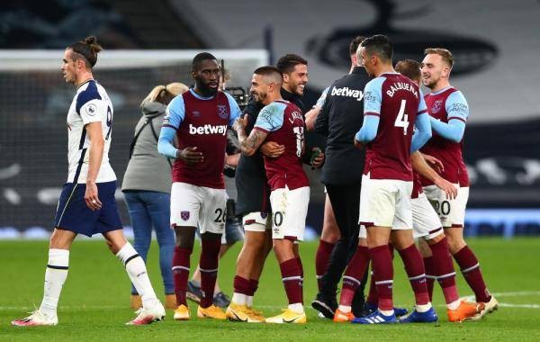 内马尔带伤5球1助攻助桑托斯保级