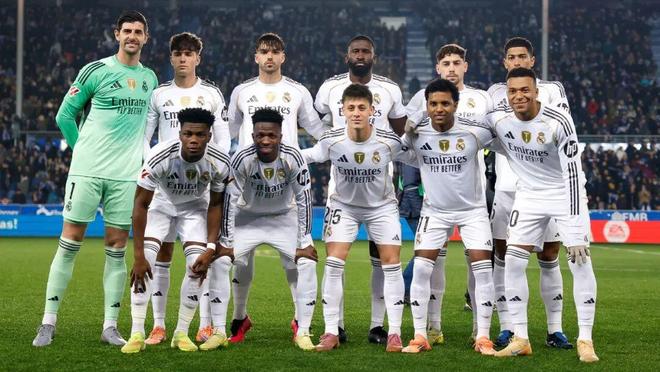 足球中超球队失误频频，主帅暴怒