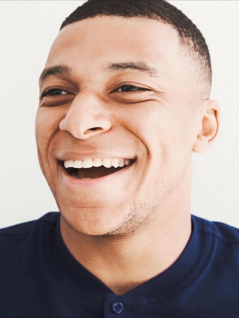 体坛：定南赣联外援埃里克斯或随刘建业加盟重庆铜梁龙（体坛称：定南赣联外援埃里克斯或将随刘建业一同加盟重庆铜梁龙）