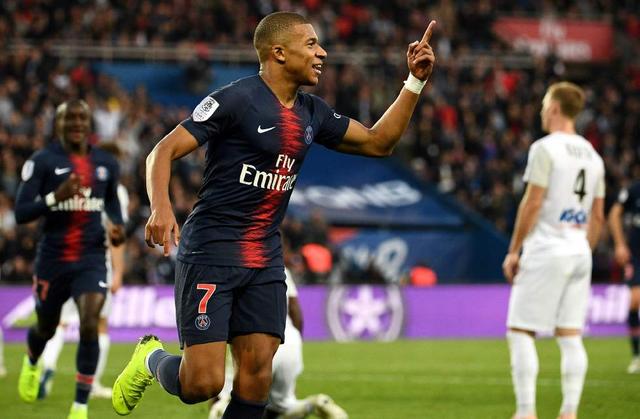 法尔克：拜仁谈妥于帕新合同的年薪和奖金，但还差解约条款没谈好（法尔克：拜仁与于帕续约的薪资与奖金已达成一致，解约条款仍在磋商）